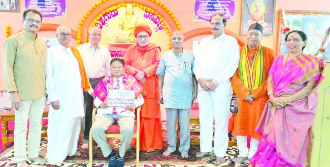 ಸಂತ ಸಂಕುಲ ಮನುಕುಲಕ್ಕೆ ಮಾದರಿ: ರಾಘವೇಂದ್ರ ಕಾಗವಾಡ 