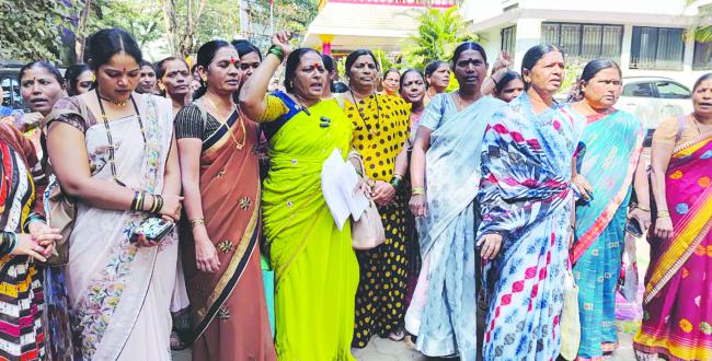 ಬಿ.ಎಲ್‌.ಓ ಕೆಲಸದಿಂದ ವಿನಾಯಿತಿಗೆ ಆಗ್ರಹಿಸಿ ಸಿ.ಐ.ಟಿ.ಯು ಪ್ರತಿಭಟನೆ