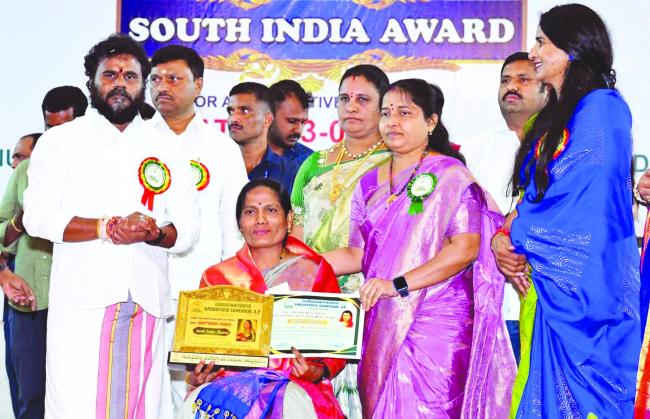 ಶಾಂತಾ ಗಡ್ಡದಗೆ ವಿಜಯವಾಡದಲ್ಲಿ ಉತ್ತಮ ಶಿಕ್ಷಕಿ ಪ್ರಶಸ್ತಿ ಪ್ರಧಾನ 