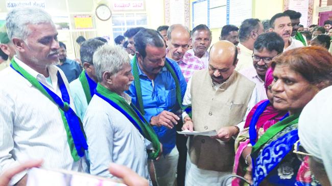 ಸ್ಲಂ ಭವನ ನಿರ್ಮಾಣಕ್ಕೆ ಅನುದಾನ ಮಂಜೂರು ಮಾಡಲು ಸಂಸದರಿಗೆ ಮನವಿ 