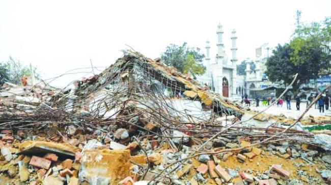 ಮಸೀದಿ ಬಳಿ ಅತಿಕ್ರಮಣ ತೆರವು-ಕಲ್ಲುತೂರಾಟ