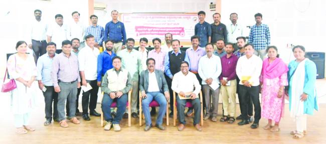  ರಕ್ತದಾನದ ಮೂಲಕ ಪ್ರಾಣ ಉಳಿಸಲು ಮುಂದಾಗಿ: ಪ್ರೊ.ಮುನಿರಾಜು 