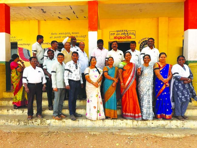 ಎನ್ ಪಿ ಎಸ್ ರದ್ದು ಒ.ಪಿ.ಎಸ್ ಮರು ಜಾರಿ ಜೊತೆಗೆ ವಿವಿಧ ಬೇಡಿಕೆ ಆಗ್ರಹಿಸಿ ಶಿಕ್ಷಕರು ಕಪ್ಪು ಪಟ್ಟಿ ಧರಿಸಿ ಪ್ರತಿಭಟನೆ  