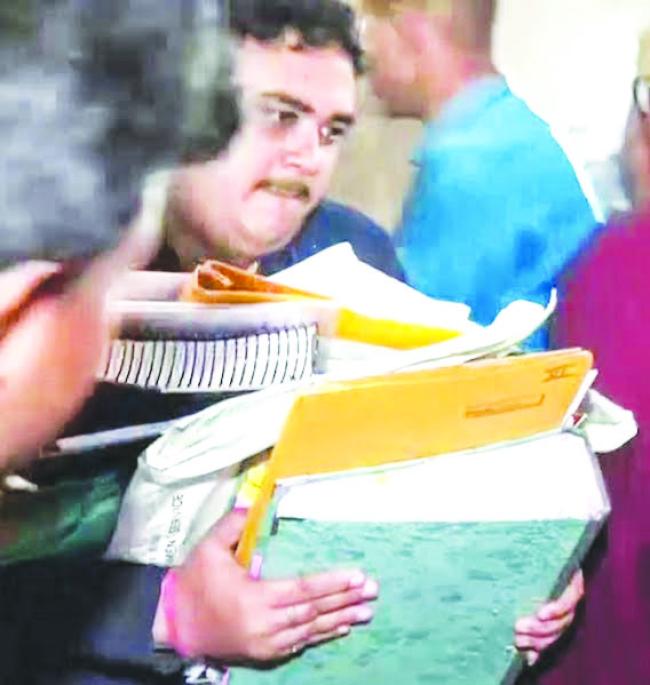 ED ದಾಳಿ : ಮಮತಾ ಹಿಂಬಾಗಿಲ ಪ್ರವೇಶ, ನಿಗೂಢ ದಾಖಲೆ ಶೋಧಕ್ಕೆ ಅಡ್ಡಿ ಅಧಿಕಾರಿಗಳು ಕೋರ್ಟ್ಗೆ ಮೊರೆ