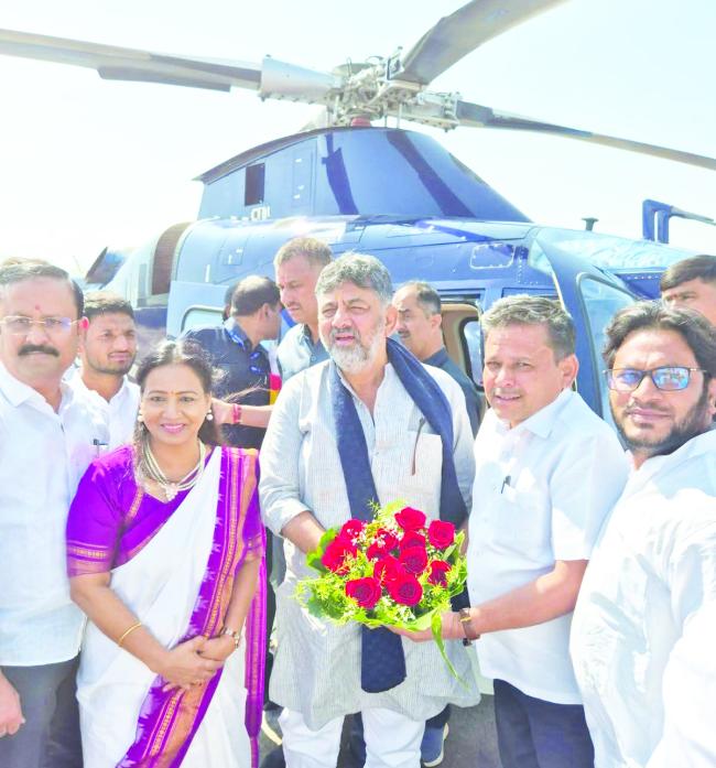 ಸಿಎಂ, ಡಿಸಿಎಂ ಸ್ವಾಗತಿಸಿದ ಮಲ್ಲನಗೌಡ  