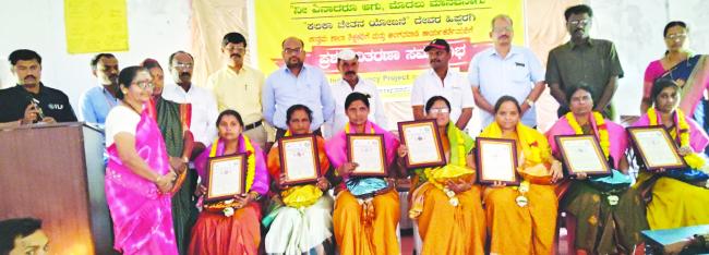 ಪ್ರಶಸ್ತಿಗಳು ಕರ್ತವ್ಯ, ಜವಾಬ್ದಾರಿಯನ್ನು ಹೆಚ್ಚಿಸುತ್ತವೆ: ತಹಶೀಲ್ದಾರ ನಿಂಗಣ್ಣ ಬಿರಾದಾರ  