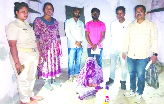 ಗಾಂಜಾ ಮಾರಾಟ: ಅಬಕಾರಿ ಇಲಾಖೆಯ ಅಧಿಕಾರಿಗಳು ದಾಳಿ  