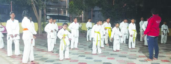 ಆತ್ಮ ರಕ್ಷಣೆಗೆ ಕರಾಟೆ ತರಬೇತಿ ಅಗತ್ಯ: ಪ್ರೊ. ಖೊದ್ನಾಪೂರ 