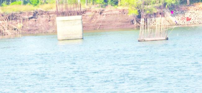 ರಬಕವಿ-ಮಹಿಷವಾಡಗಿ ಸೇತುವೆ ಕಾಮಗಾರಿ ಪೂರ್ಣಗೊಳಿಸಲು ಆಗ್ರಹ 