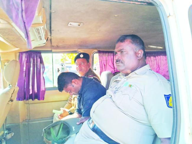 14 ವರ್ಷಗಳ ಹಿಂದೆ ನಡೆದ ಪ್ರಕರಣ: ಎ.ಸಿ.ಎಫ್ ಮದನ್ ನಾಯಕ್ ಹತ್ಯೆ  ಅಪರಾಧಿ ಪ್ರಶಾಂತ್ ಲಮಾಣಿಗೆ ಹತ್ತು ವರ್ಷ ಕಾರಾಗೃಹ ಶಿಕ್ಷೆ ಪ್ರಕಟ 