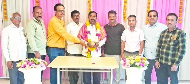 ಸದಲಗಾ ವಿಭಾಗದ ಪತ್ರಕರ್ತರ ಸಂಘದ ಅಧ್ಯಕ್ಷರಾಗಿ ರಾಜು ಕೋಳಿ ಅವಿರೋಧ ಆಯ್ಕೆ: ಸನ್ಮಾನ 