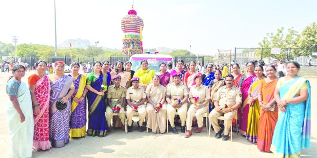 ಇಂದಿರಾ ಗಾಂಧಿ ದಿಟ್ಟತನದಂತೆ ಅಕ್ಕ ಪಡೆ ಕೆಲಸ ಮಾಡಲಿ - ಜ್ಯೋತಿ 