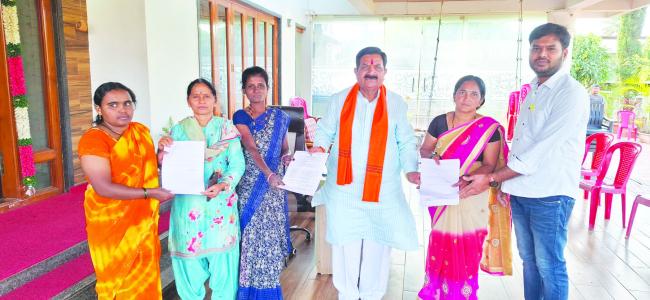 ಅಂಗನವಾಡಿ ಕಾರ್ಯಕರ್ತೆಯರ ನೇಮಕ ಆದೇಶ ಪತ್ರಗಳನ್ನು ವಿತರಿಣೆ 