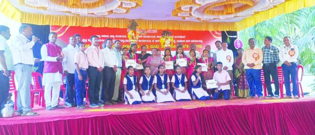 ಜಾನಪದ ನೃತ್ಯದಲ್ಲಿ ರಾಜ್ಯ ಮಟ್ಟಕ್ಕೆ ಆಯ್ಕೆಯಾದ ಎಮ್‌.ಡಿ.ಆರ್‌.ಎಸ್ ವಿದ್ಯಾರ್ಥಿಗಳು 