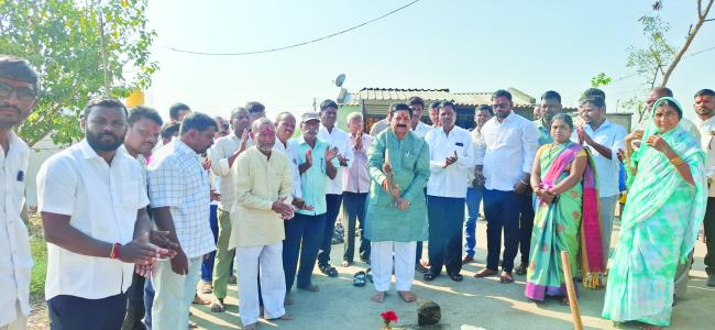 ಸಮುದಾಯ ಭವನ ನಿರ್ಮಾಣ ಕಾಮಗಾರಿ ಚಾಲನೆ 