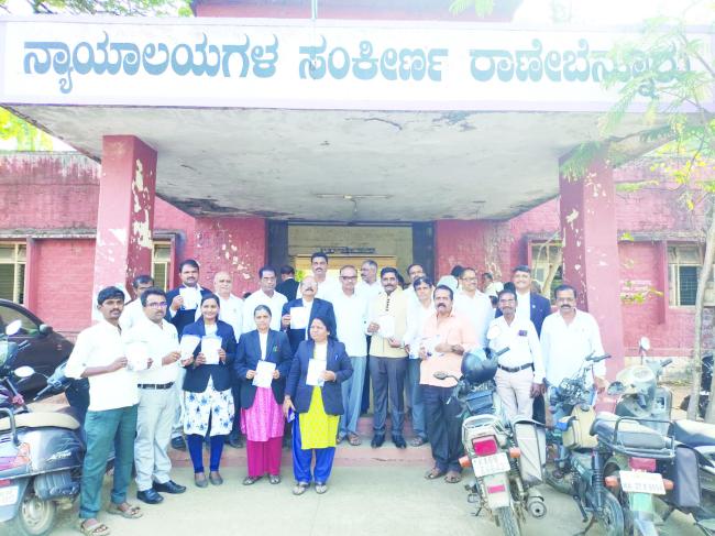 ಮತ ಚಲಾಯಿಸಿ ಸೇವೆಗೆ ಅವಕಾಶ ಕಲ್ಪಿಸಬೇಕೆಂದು  ವಿನಮ್ರ ಮನವಿ 