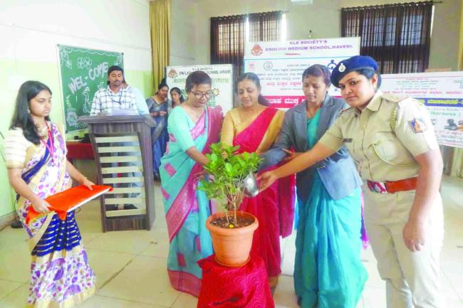 ಶಾಲಾ ಹಂತದಲ್ಲೇ ವಿವಿಧ ಕಾಯ್ದೆಗಳ ಕುರಿತು ತಿಳಿದುಕೊಳ್ಳಬೇಕು -ನ್ಯಾಯಾಧೀಶರಾದ ಶ್ರೀಮತಿ ಶ್ರೀಶೈಲಜಾ ಎಚ್‌.ವಿ. 