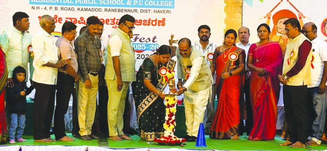 ಶಿಕ್ಷಣ ಮತ್ತು ಕೌಶಲ್ಯತೆ ವಿದ್ಯಾರ್ಥಿಗಳ ಬದುಕಿಗೆ ಸಹಕಾರಿ -ಪ್ರಕಾಶ ಕೋಳಿವಾಡ  