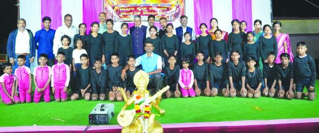 ಹಳೇರಿತ್ತಿ ಗ್ರಾಮದಲ್ಲಿ ಹಿರಿಯ ಪ್ರಾಥಮಿಕ ಶಾಲೆಯ ವಾರ್ಷಿಕ ಸ್ನೇಹ ಸಮ್ಮೇಳನ 