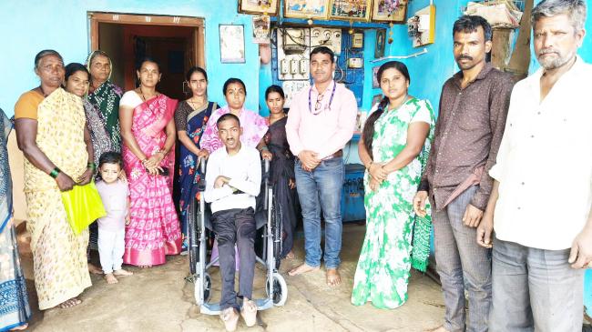ಧರ್ಮಸ್ಥಳ ಗ್ರಾಮಾಭಿವೃದ್ದಿ ಯೋಜನೆಯ ವತಿಯಿಂದ ವ್ಹೀಲ್‌ಚೇರ್ ವಿತರಣೆ 