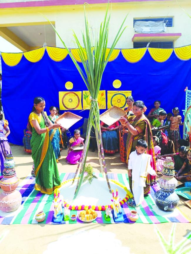 ಮುದ್ದಾಬಳ್ಳಿ ಶಾಲೆಯಲ್ಲಿ ಮುದ್ದಾದ ಮಕ್ಕಳಿಂದ ಮಕರ ಸಂಕ್ರಮಣ ಆಚರಣೆ  