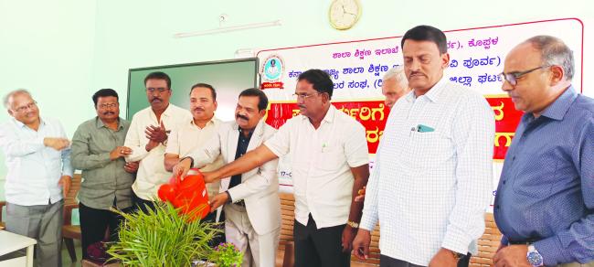 ಮೀಡಿಯಾ ಕ್ಲಬ್ ಅಧ್ಯಕ್ಷ-ಗೌರವಾಧ್ಯಕ್ಷರ ಪದಗ್ರಹಣ 