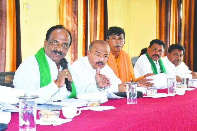 ಅಧಿಕಾರಿಗಳು ತಮ್ಮ ಕಾರ್ಯವ್ಯಾಪ್ತಿಯ ಕಾಮಗಾರಿಗಳನ್ನು ಕಾಲ ಕಾಲಕ್ಕೆ ಪರೀಶೀಲಿಸುವಂತೆ ಶಾಸಕರ ಸೂಚನೆ 