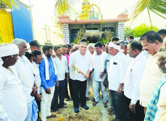 ಗ್ರಾಮದಲ್ಲಿ ಉಳಿದಿರುವ ಸಮಸ್ಯೆಗಳನ್ನು ಹಂತ ಹಂತವಾಗಿ ಬಗೆಹರಿಸುತ್ತೇನೆ : ಶಾಸಕ ಪಠಾಣ