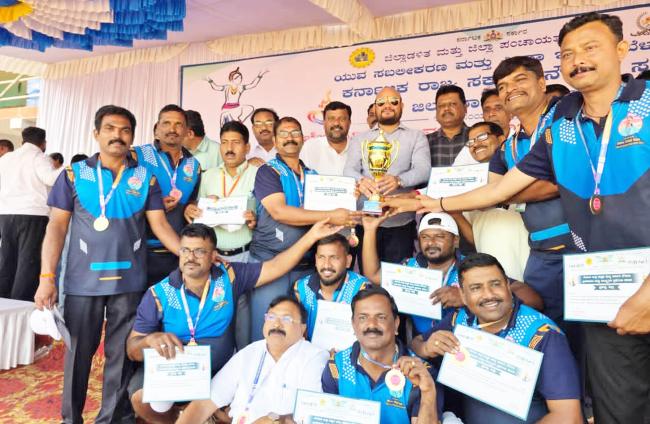ಚಿಕ್ಕೋಡಿ ಜಿಲ್ಲಾನೌಕರರ ವಾಲಿಬಾಲ್ ತಂಡಕ್ಕೆ ಪ್ರಥಮ ಸ್ಥಾನ : ರಾಜ್ಯಮಟ್ಟಕ್ಕೆ ಆಯ್ಕೆ