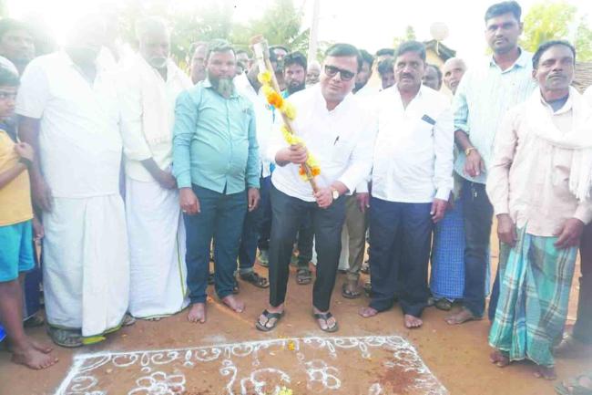 47 ಲಕ್ಷ ವೆಚ್ಚದಲ್ಲಿ ನಾನಾ ಅಭಿವೃದ್ಧಿ ಕಾಮಗಾರಿಗಳಿಗೆ ಶ್ರೀನಿವಾಸ ಮಾನೆ ಭೂಮಿಪೂಜೆ 