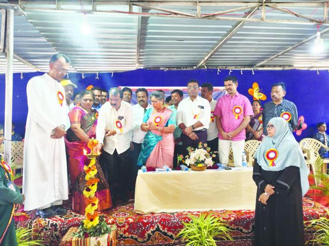 ಜಿಲ್ಲಾ ಮಟ್ಟದ ಪ್ರತಿಭಾ ಕಾರಂಜಿ ಮತ್ತು ಕಲೋತ್ಸವ ಕಾರ್ಯಕ್ರಮದಲ್ಲಿ ಫ್ರಾನ್ಸಿಸ್‌.ಬಿ 