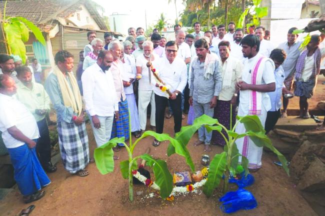 ನಾನಾ ಅಭಿವೃದ್ಧಿ ಕಾಮಗಾರಿಗಳಿಗೆ ಶಾಸಕ ಶ್ರೀನಿವಾಸ ಮಾನೆ ಭೂಮಿಪೂಜೆ 