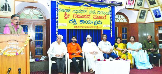  ‘ರಂಗಭೂಮಿಯಲ್ಲಿ ನೆರಳು-ಬೆಳಕು ಹಾಗೂ ಪ್ರಸಾದನ’  ಉಪನ್ಯಾಸ 