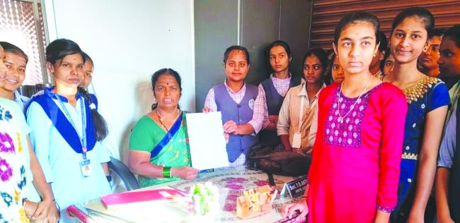 ಬಾಲಕೀಯರ ವಸತಿ ನಿಲಯದಲ್ಲಿ ಮೂಲ ಸೌಲಭ್ಯ ಕೊರತೆ : ವಿದ್ಯಾರ್ಥಿಗಳ ಬಂಡಾಯ ಸೌಲಭ್ಯಕ್ಕೆ ಆಗ್ರಹ, ಮನವಿ 