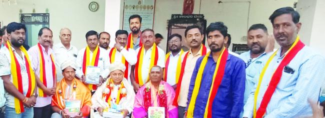 ಕಂಪ್ಲಿಯಲ್ಲಿ ನ್ಯಾಯಲಯ ಆರಂಭಿಸುವ ಭರವಸೆ ನೀಡಿದ ವಿಜಯನಗರ ವಕೀಲರ ಸಂಘದ ಜಿಲ್ಲಾಧ್ಯಕ್ಷ ಗುಜ್ಜಲ್ ನಾಗರಾಜ 