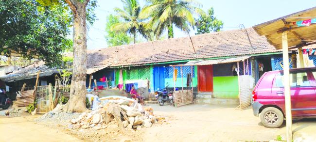 ನಿವೃತ್ತ ಕಾರ್ಮಿಕರ ಕುಟುಂಬ ವಸತಿ ಸೌಲಭ್ಯ ಒದಗಿಸಬೇಕೆಂದು ಆಗ್ರಹ 