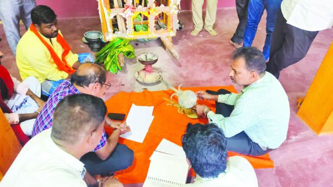 ಬಾದಿಮನಾಳದಲ್ಲಿ ‘ಅಲಾಯಿ ದೇವರು’ ಪತ್ತೆ ಪ್ರಕರಣ: ಕನಸಿನ ಪವಾಡವಲ್ಲ, ನಾಟಕ ಬಹಿರಂಗ  