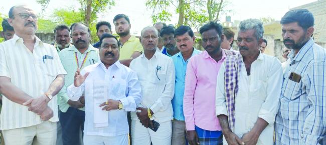 ಕೇಂದ್ರ ಸರ್ಕಾರ  ರೈತರ ಸರಣಿ  ಆತ್ಮಹತ್ಯೆ ಪ್ರಕರಣಗಳಿಗೆ ಶಾಶ್ವತ ಪರಿಹಾರ ನೀಡಲಿ- ರವೀಂದ್ರಗೌಡ ಪಾಟೀಲ 