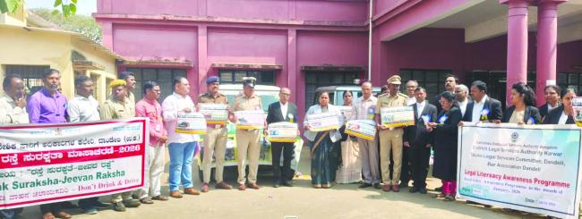 ರಾಷ್ಟ್ರೀಯ ರಸ್ತೆ ಸುರಕ್ಷತಾ ಮಾಸಾಚರಣೆ : ಯಶಸ್ವಿಗೊಳಿಸಲು ನಾಯಾಧೀಶೆ   ತೇಜಸ್ವಿನಿ ಕರೆ 