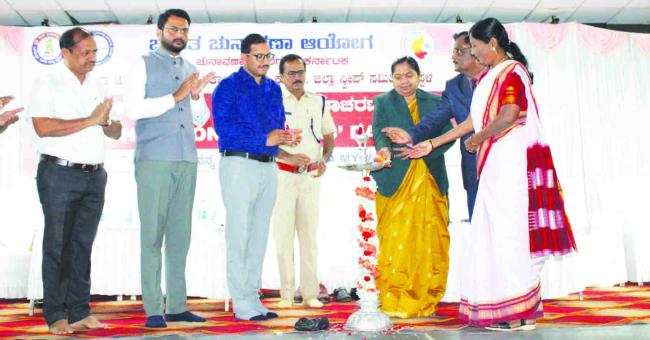 16ನೇ ರಾಷ್ಟ್ರೀಯ ಮತದಾರರ ದಿನಾಚರಣೆ   ಮತದಾನ ಕೇವಲ ಹಕ್ಕಲ್ಲ, ಸಂವಿಧಾನಾತ್ಮಕ ಕರ್ತವ್ಯ - ನ್ಯಾ. ಸರಸ್ವತಿ ದೇವಿ 