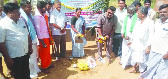 ಗ್ರಾಮೀಣ ರಸ್ತೆಗಳ ಸುಧಾರಣೆಯಿಂದ ಆರ್ಥಿಕ ಸಬಲತೆ - ಪ್ರಕಾಶ್ ಕೋಳಿವಾಡ 
