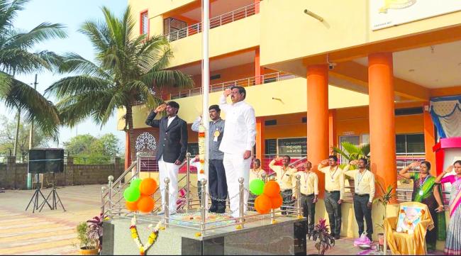 ಸರ್ವಜ್ಞ ವಿದ್ಯಾಪೀಠದಲ್ಲಿ 77ನೇ ಗಣರಾಜ್ಯೋತ್ಸವ ಆಚರಣೆ