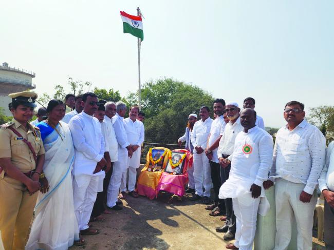 ತಾಳಿಕೋಟೆ ಕಾಂಗ್ರೆಸ್ ಕಾರ್ಯಾಲಯದಲ್ಲಿ ಗಣರಾಜ್ಯೋತ್ಸವ ಸಂಭ್ರಮ