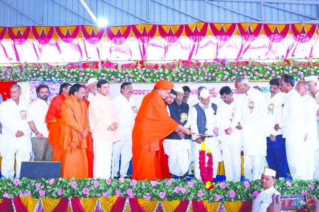 ಕಾರ್ಖಾನೆ ಮಾಲಿಕರು ರೈತರಿಗೆ ಯಾವುದೆ ಅನ್ಯಾಯಮಾಡದೆ  