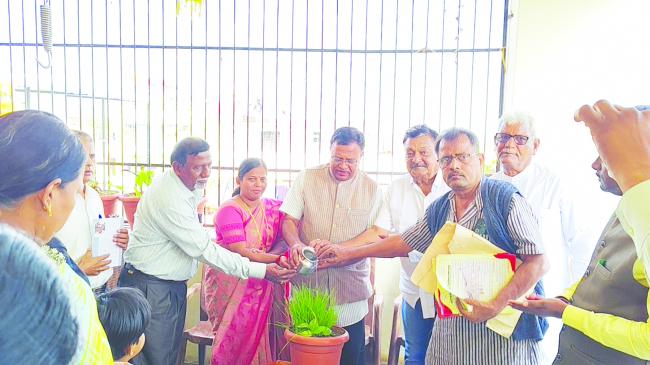 ಮನೆಗೊಂದು ಗ್ರಂಥಾಲಯ ಡಾ.ಮಾನಸ ಭೇಟಿ 