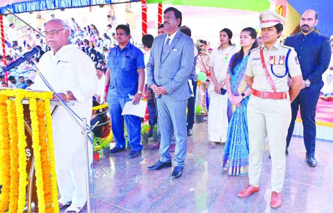 77ನೇ ಗಣರಾಜ್ಯೋತ್ಸವ ದಿನಾಚರಣೆ ಭಾರತದ ಸಂವಿಧಾನ ಜಗತ್ತಿನಲ್ಲೇ ಅಗ್ರಮಾನ್ಯ ಸಂವಿಧಾನಗಳಲ್ಲಿ ಒಂದಾಗಿದೆ 