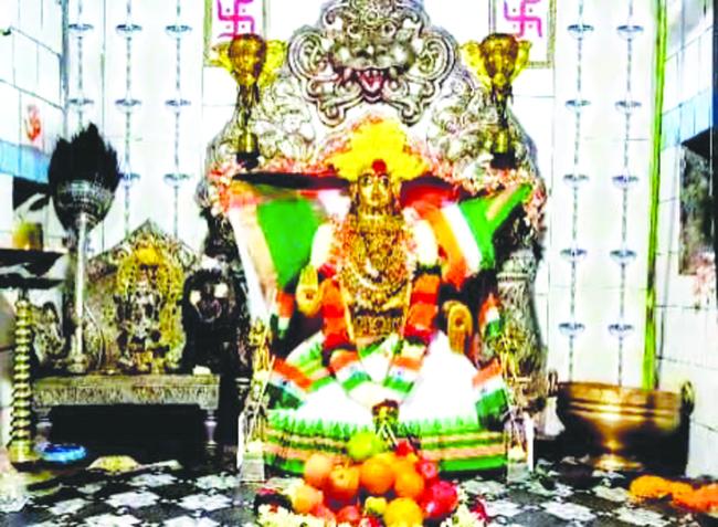 ತ್ರಿವರ್ಣ ಸೀರೆಯ ಮಹಾಲಕ್ಷ್ಮೀಯ ಪೂಜೆ 