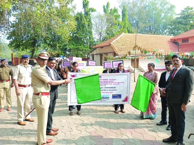 ರಾಷ್ಟ್ರೀಯ ರಸ್ತೆ ಸುರಕ್ಷತಾ ಮಾಸಾಚರಣೆ ಜಾಥಾಗೆ ಚಾಲನೆ. 