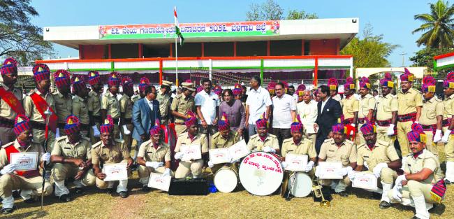ಗಮನಸೆಳೆದ ಸಾರಿಗೆ ಸಂಸ್ಥೆಯ ತಂಡದ ಪಥಸಂಚಲನ  