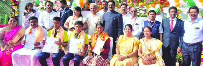 ದಕ್ಷಿಣ ಭಾರತ ವಿಜ್ಞಾನ ವಸ್ತು ಪ್ರದರ್ಶನ ವಿಜೇತರಿಗೆ ಸನ್ಮಾನ 